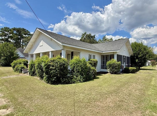 300 W Commerce Street, Hartford, AL 36344