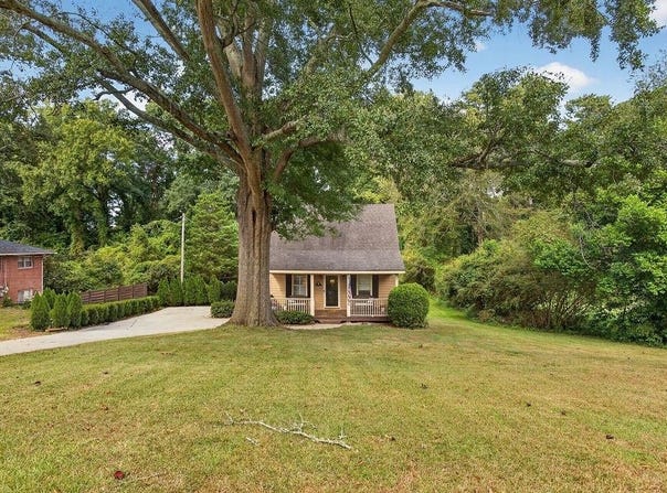200 1/ 2 Pine Street, Barnesville, GA 30204