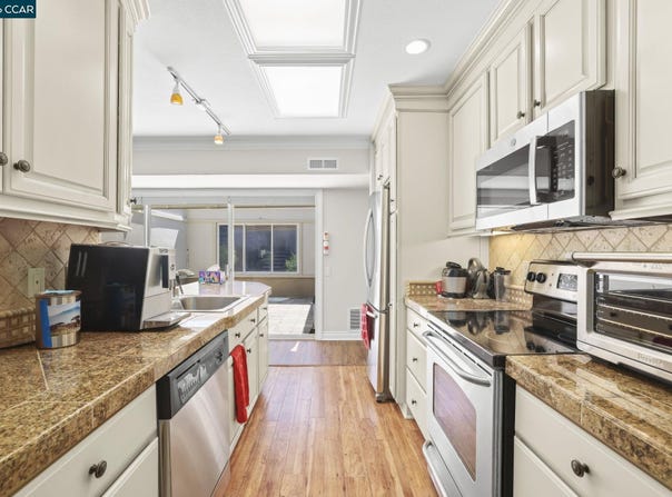 2308 Pine Knoll Dr, Walnut Creek, CA 94595
