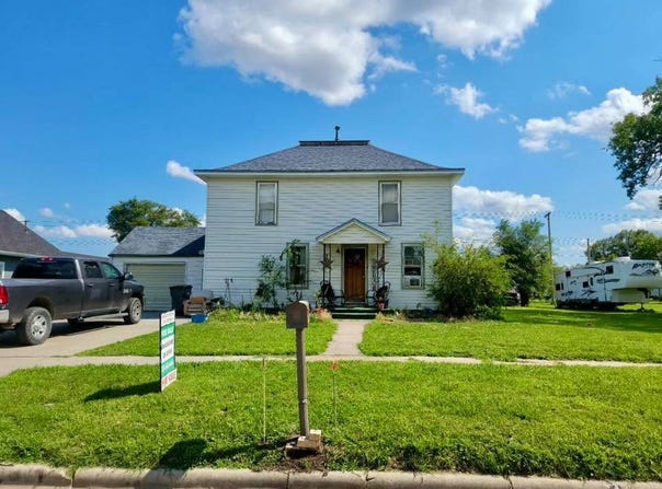 906 Delay St, Downs, KS 67437