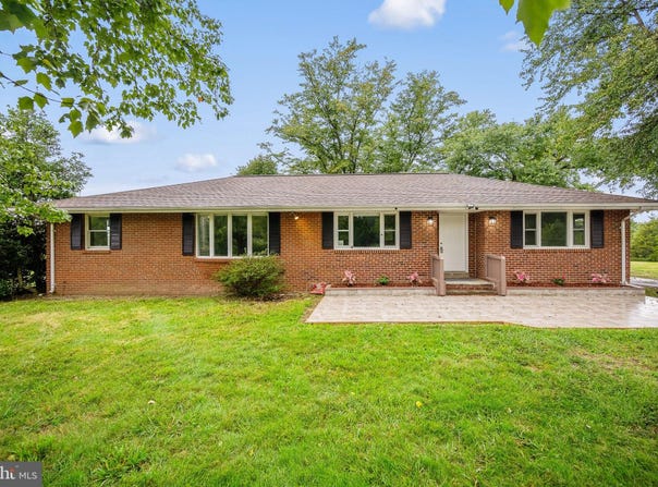 11810 FREEMANS Road, REMINGTON, VA 22734