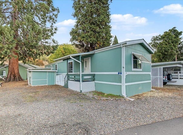 7 Brophy Way, Shady Cove, OR 97539