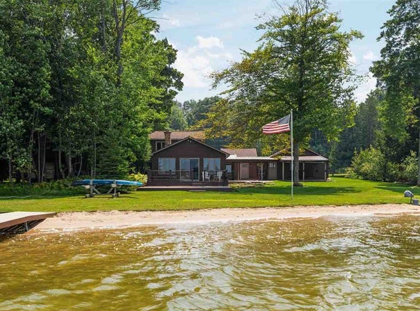 9669 TRAILS END, PETOSKEY, MI 49770