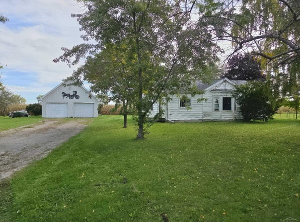 8775 East Road, Burt, MI 48417