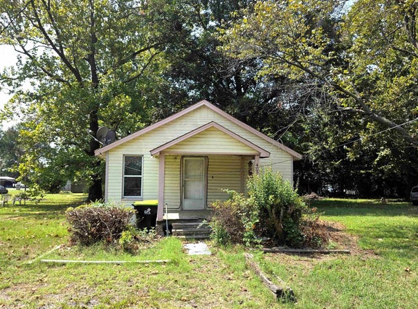 402 N mulberry, Humphrey, AR 72073