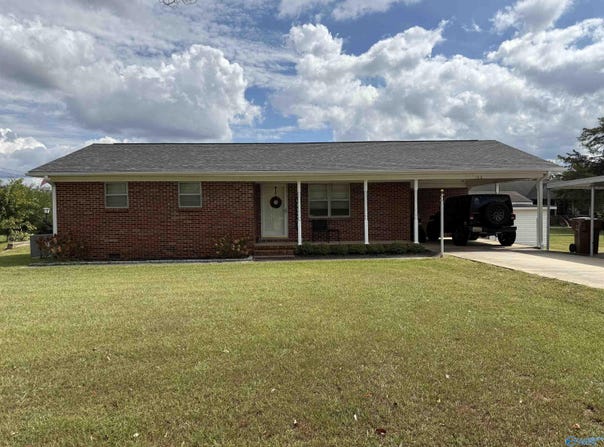 106 Sanders Road, Hartselle, AL 35640