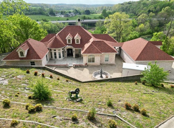 101 Cave Creek Road, Thayer, MO 65791