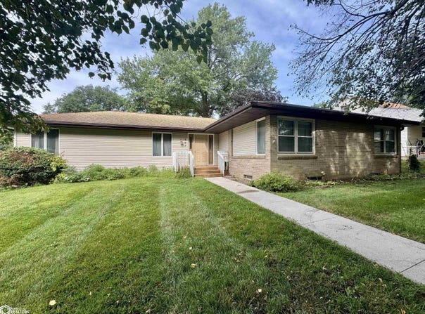 707 E Division Street, Audubon, IA 50025