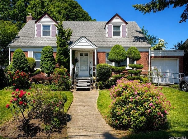 253 Eagle Avenue, West Hempstead, NY 11552