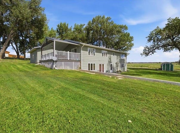 15 Manning Rd, Cody, WY 82414