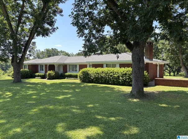 620 E TROY STREET, BRUNDRIDGE, AL 36010
