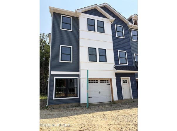 12 Bonus Ct, Sayreville, NJ 08872