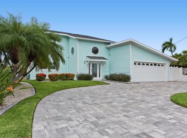 544 LILLIAN Drive, MADEIRA BEACH, FL 33708