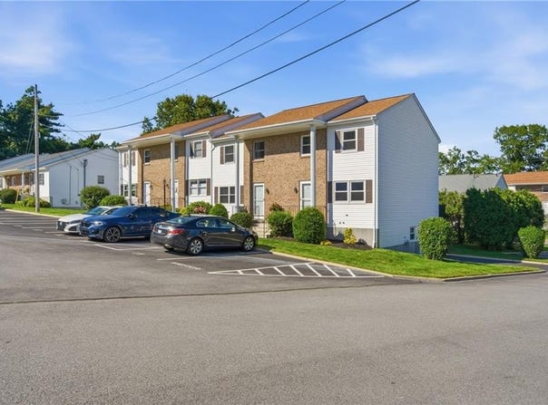 16 Scenery Lane, Johnston, RI 02919