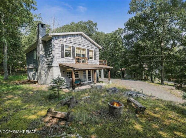 1093 Porter Drive, Bushkill, PA 18324