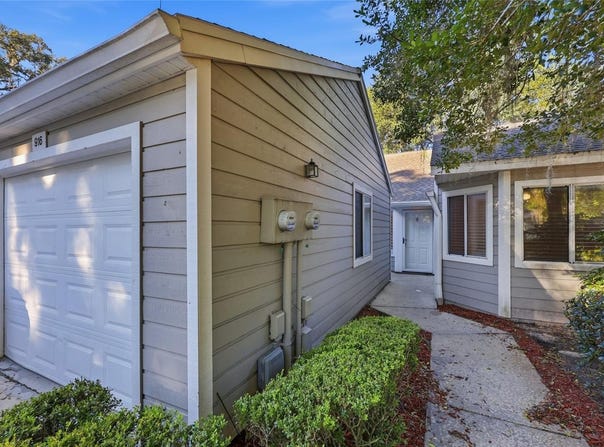 916 NW 124TH Drive, NEWBERRY, FL 32669