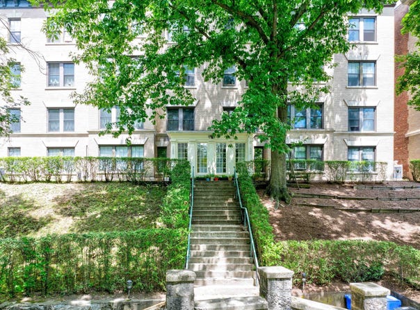 1584 Beacon St, Brookline, MA 02446