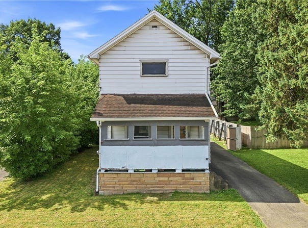 22 Spring Street, Struthers, OH 44471