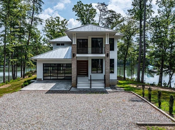 212A Gordon Drive, WEEMS, VA 22576