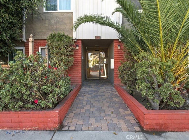 725 Coronado Ave, Long Beach, CA 90804