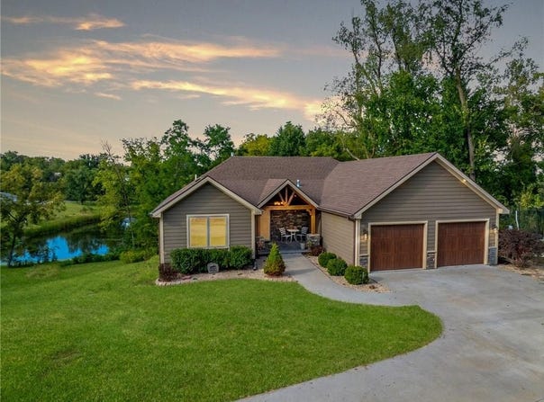 7877 SE ST RT 371 Highway, St Joseph, MO 64504
