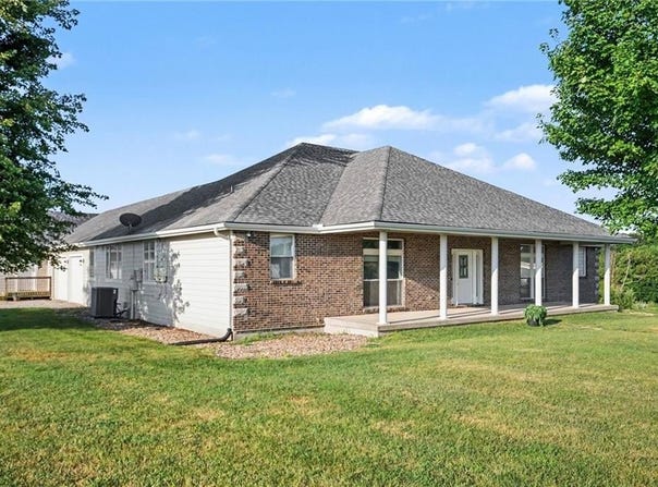 31005 Nottingham Lane, Lawson, MO 64062