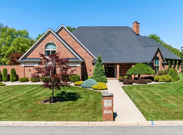 5590 Pine Gate Drive, Saginaw, MI 48603