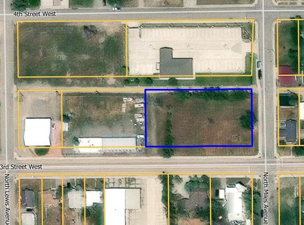 705 W 3RD ST, Hardin, MT 59034