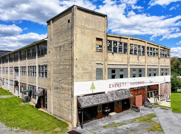 43 W 3rd Street, Everett, PA 15537