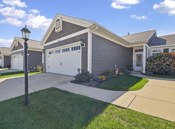 3013 E Stillwater Landing, Urbana, IL 61802