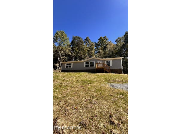 3804 Strong Rd, Mascot, TN 37806