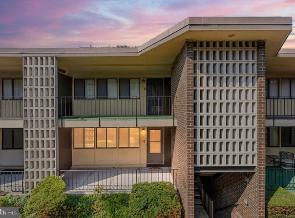 3906 STONE GATE Drive, SUITLAND, MD 20746