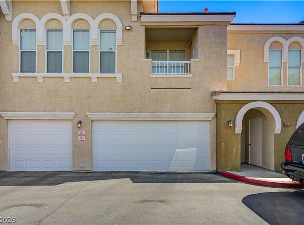 10001 Peace Way, Las Vegas, NV 89147