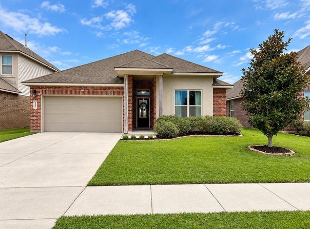 7548 Cherrybark Oak Dr, Gonzales, LA 70737