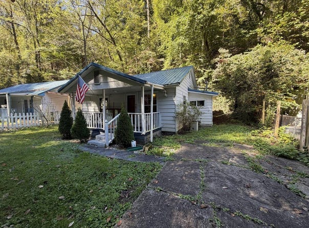 6375 S Ruffner Road, Charleston, WV 25314