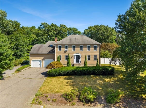 9 Fort Apache Dr, Franklin, MA 02038