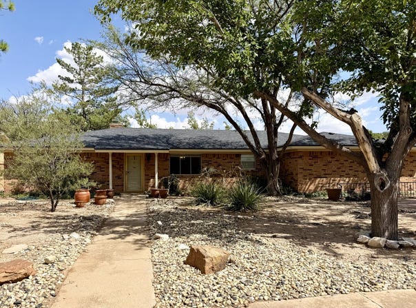 2041 Rice Drive, Levelland, TX 79336