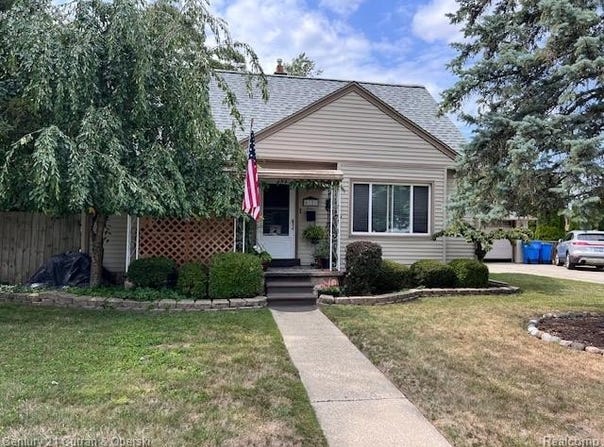 6121 N Gulley Road, Dearborn Heights, MI 48127