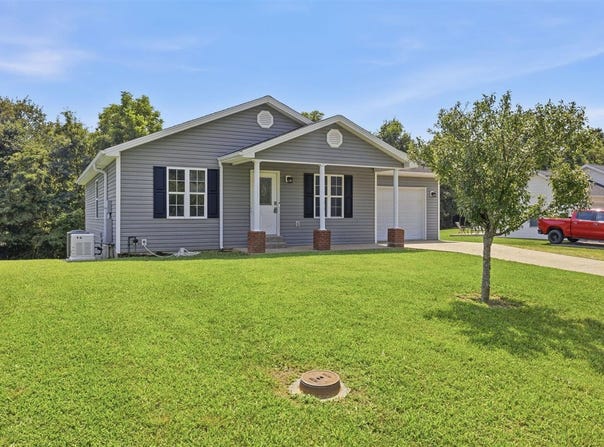 292 School Side Drive, Brandenburg, KY 40108