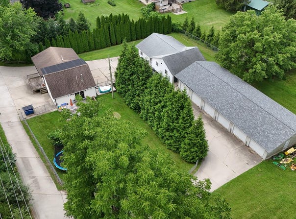 910 Stoney Point Road, DIXON, IL 61021