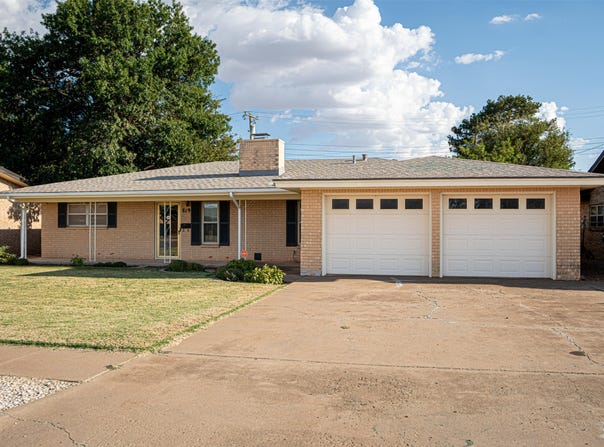 819 Cedar Street, Floydada, TX 79235