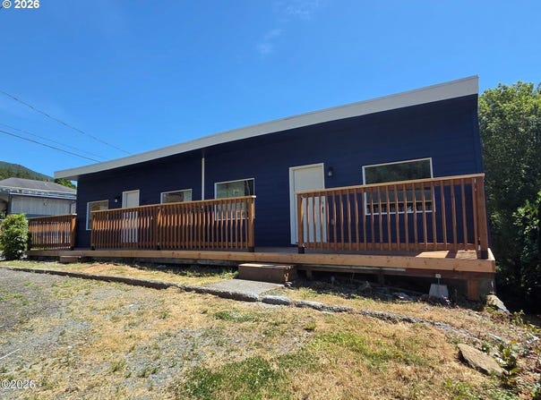 306 8TH St, Garibaldi, OR 97118