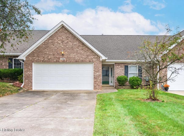 12402 Spring Leaf Ct, Louisville, KY 40229