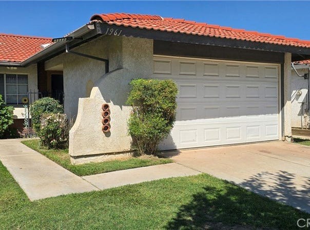 1961 Overland, Colton, CA 92324