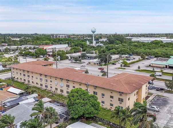 1050 E SAMPLE Road, Pompano Beach, FL 33064