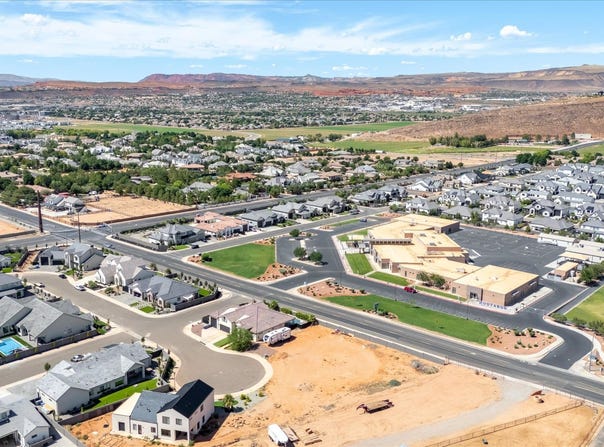 711 E CREW Ct, Washington, UT 84780