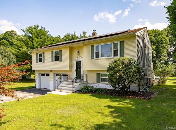 38 Forest Valley Road, Pleasant Valley, NY 12569