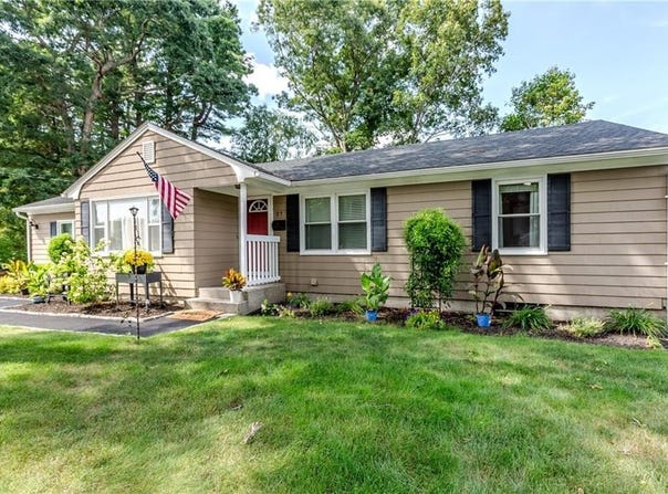 27 Centennial Street, Warwick, RI 02886