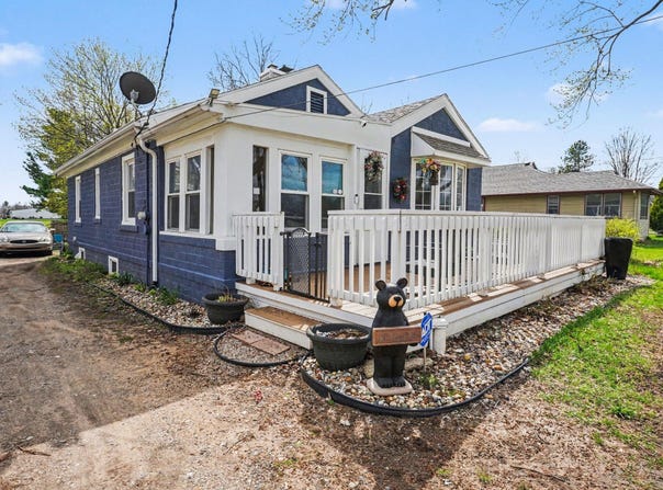 2961 W Dickman Road, Springfield, MI 49037