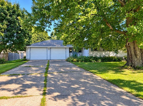 12239 S Ruppert Road, Perry, MI 48872